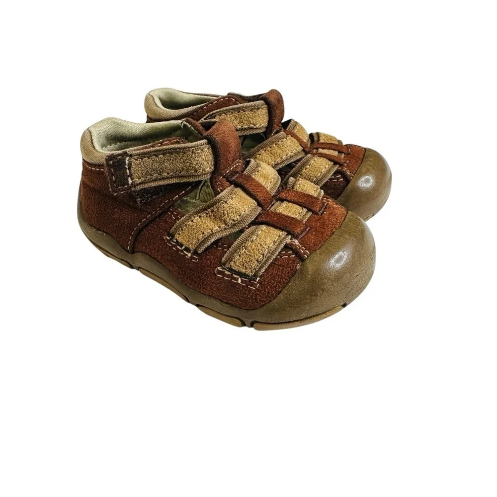 Bum Kids Darin Brown Tan Suede Hook and Loop Sandals Toddler Size 3